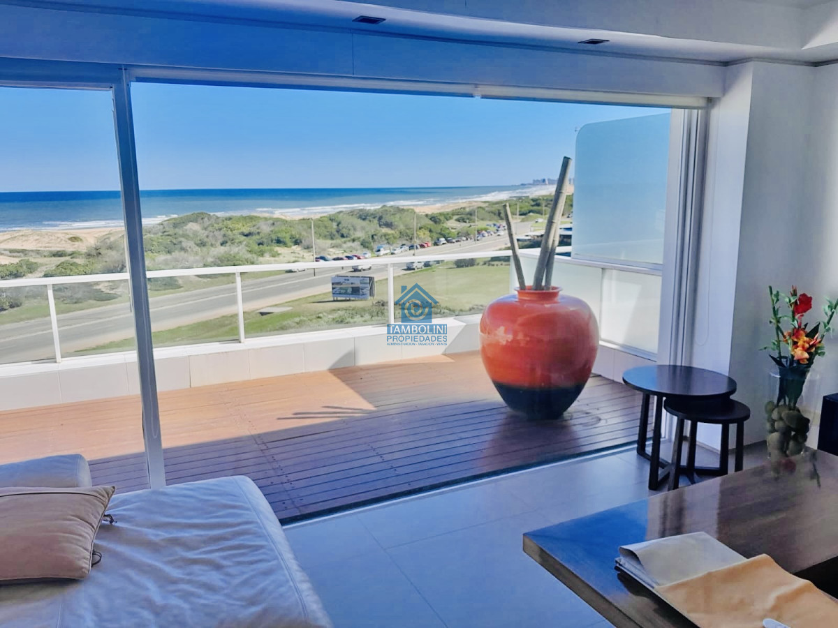 Apartamento ID.791 - Espectacular Penthouse de 4 Dormitorios, Vista al Mar y Barbacoa propia sobre Playa Brava, Punta del Este