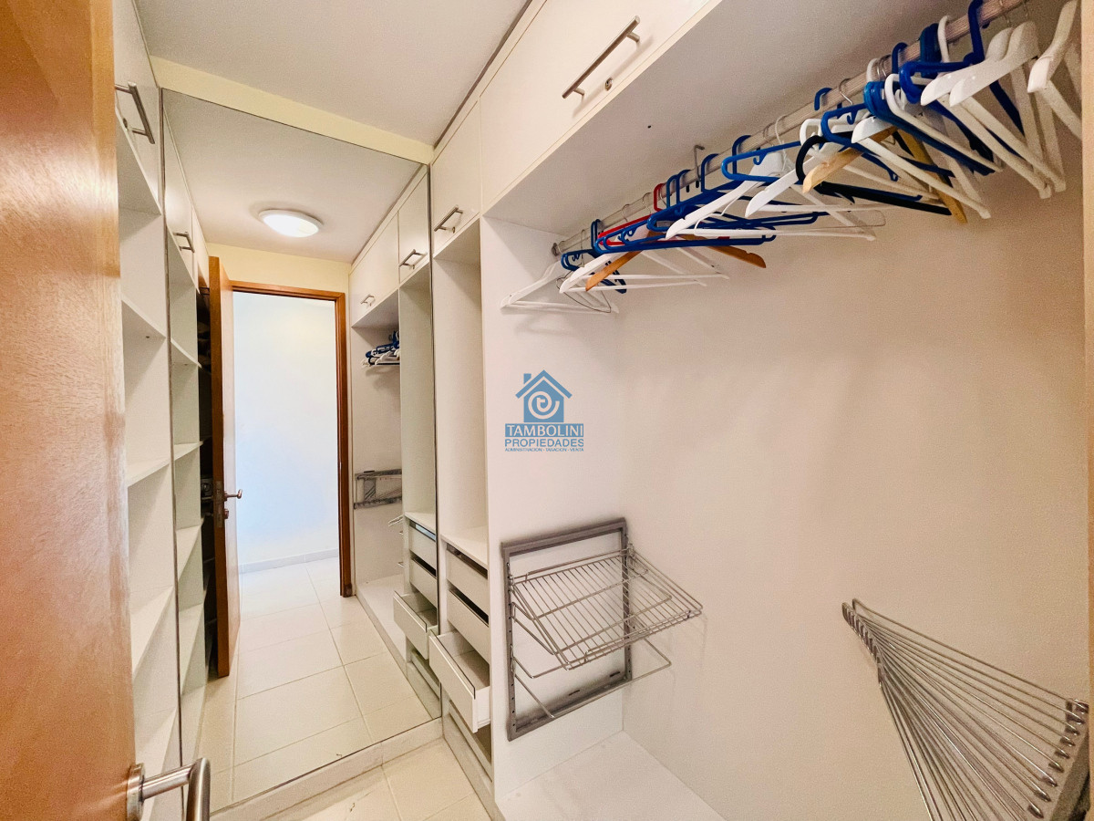 Apartamento ID.645 - Excelente Apartamento de 2 Dormitorios con Vista al Mar, Playa Mansa