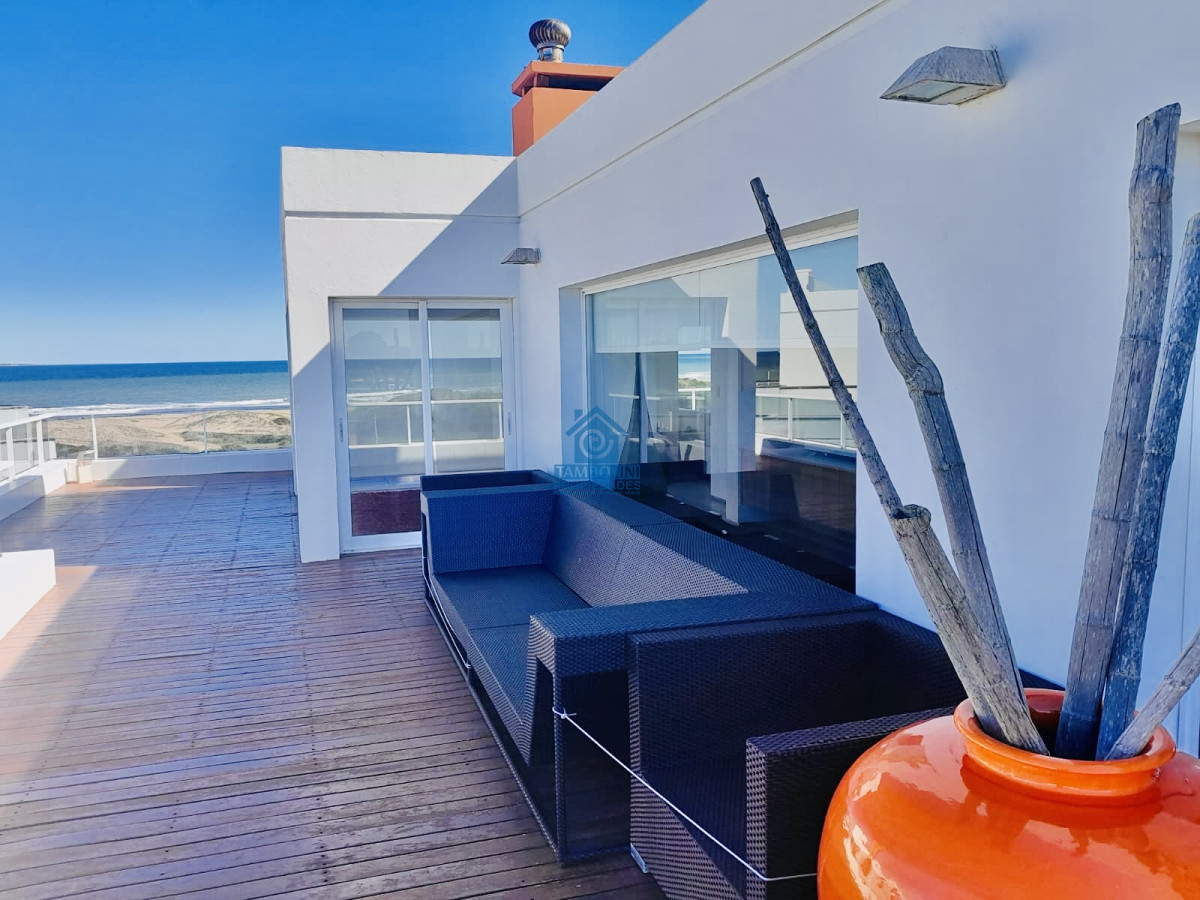Apartamento ID.791 - Espectacular Penthouse de 4 Dormitorios, Vista al Mar y Barbacoa propia sobre Playa Brava, Punta del Este