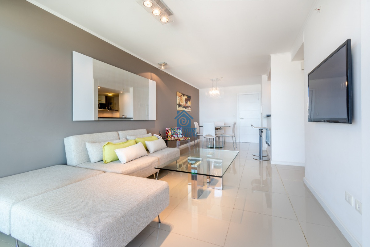 Apartamento ID.155 - Apartamento de 2 Dormitorios en Playa Brava con Vista al Mar - Venta