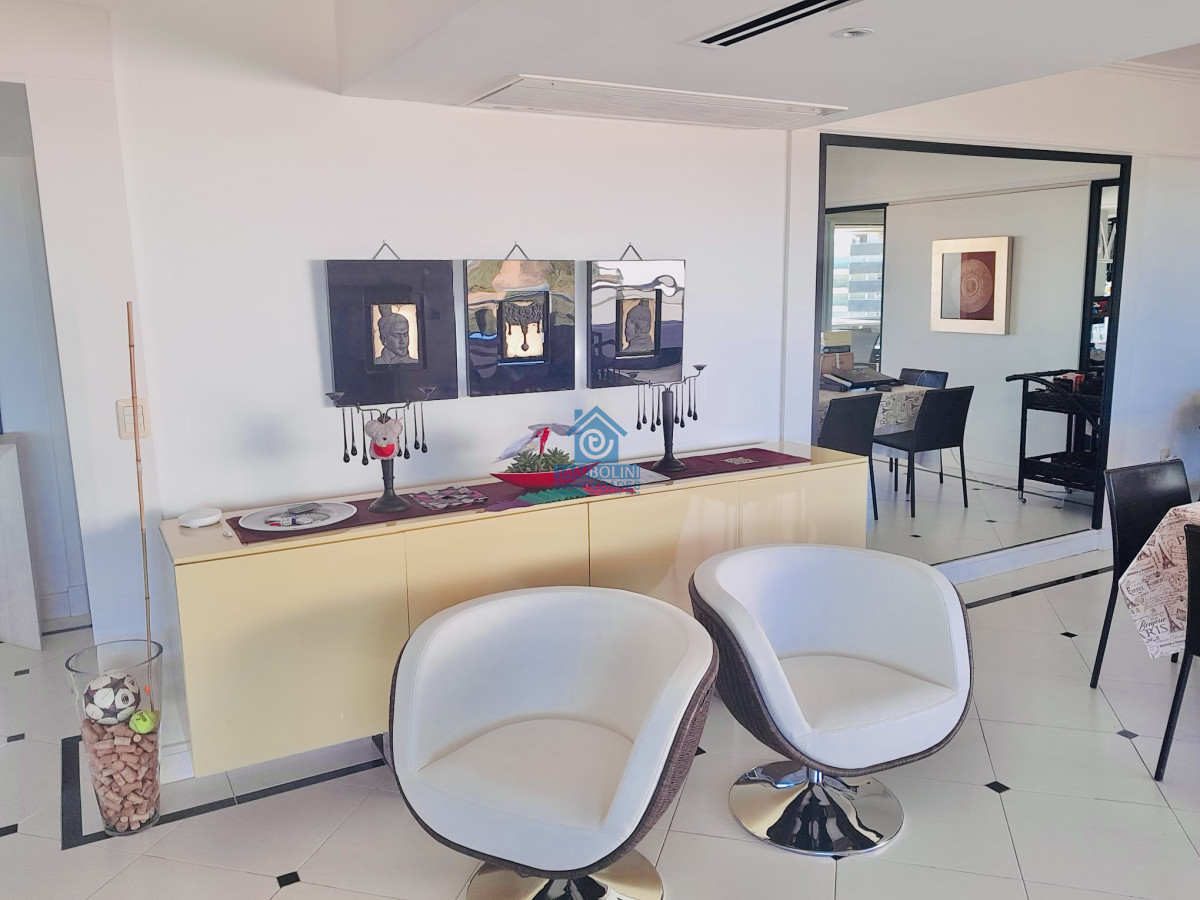 Apartamento ID.791 - Espectacular Penthouse de 4 Dormitorios, Vista al Mar y Barbacoa propia sobre Playa Brava, Punta del Este