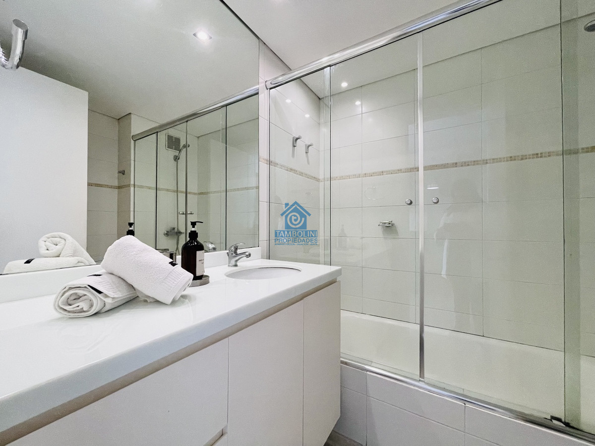 Apartamento ID.411 - Venta de Moderno Apartamento en zona Roosevelt de 1 Dormitorio, torre con servicios, Punta del Este