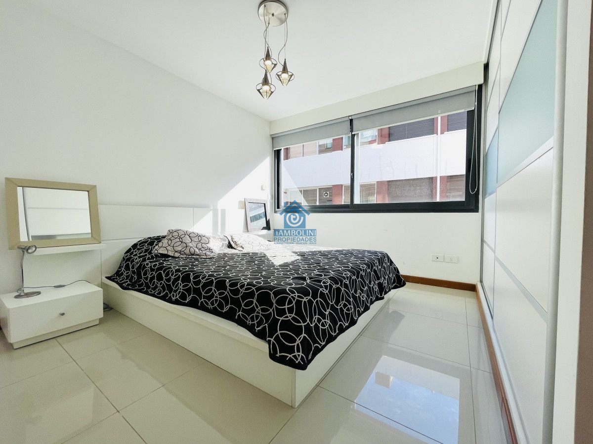 Apartamento ID.496 - Apartamento de 2 Dormitorios y Parrillero Frente a Playa Brava, Punta del Este