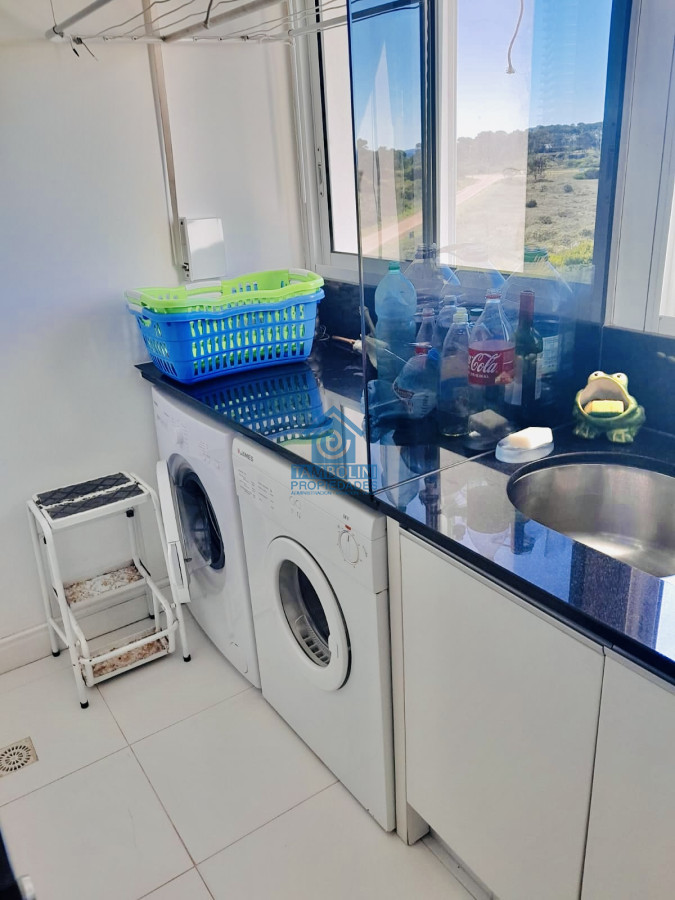 Apartamento ID.791 - Espectacular Penthouse de 4 Dormitorios, Vista al Mar y Barbacoa propia sobre Playa Brava, Punta del Este