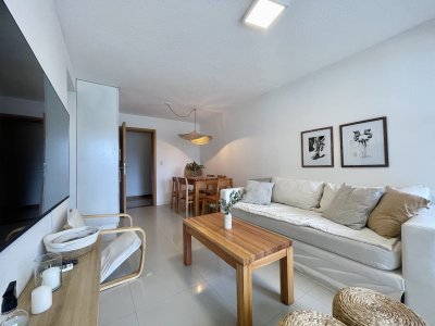 Moderno Apartamento en Alquiler Anual de 1 Dormitorio en Playa Brava, Punta del Este 
