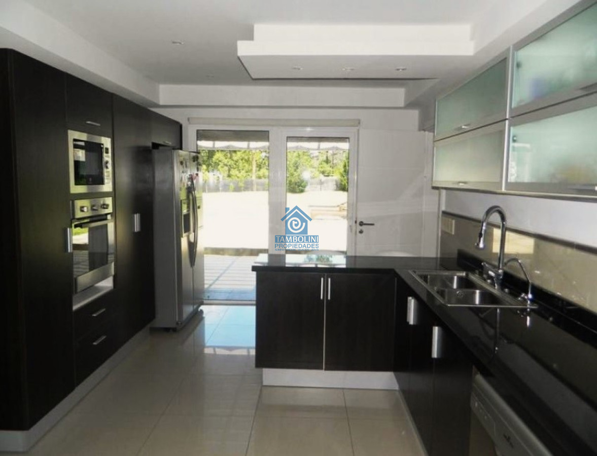 Casa ID.296 - Moderna Casa de 4 Dormitorios en el Golf - Punta del Este