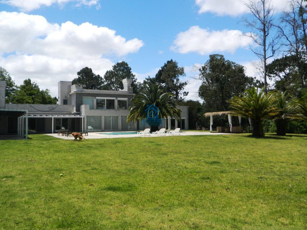 Casa ID.296 - Moderna Casa de 4 Dormitorios en el Golf - Punta del Este