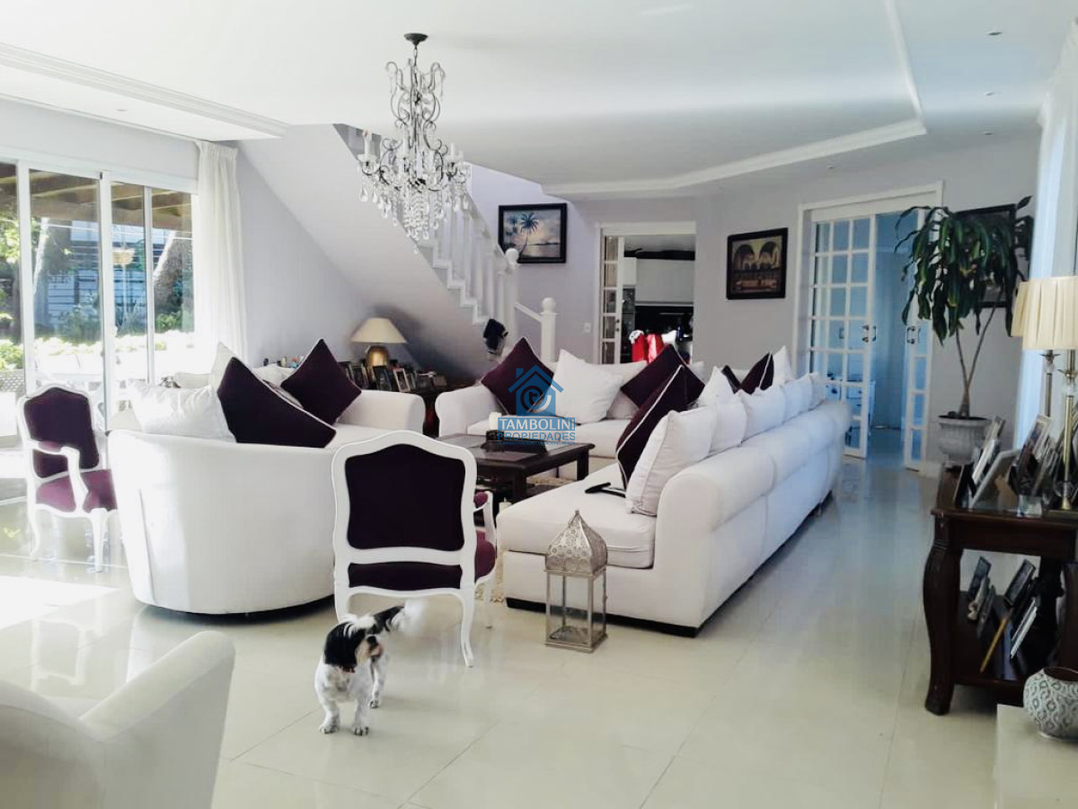 Casa ID.345 - Excelente Casa de 5 Dormitorios en Barrio Privado La Arbolada, Punta del Este