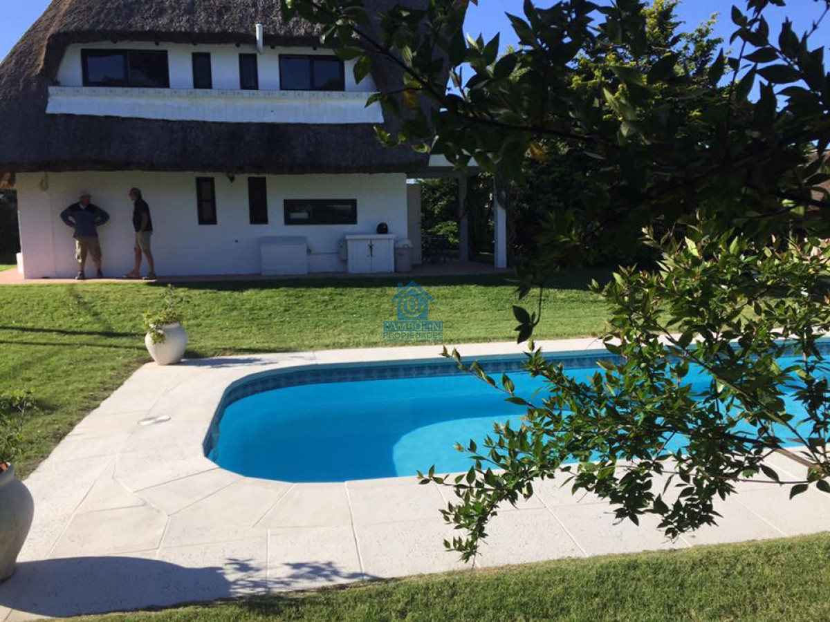 Casa ID.629 - Casa de 3 Dormitorios y Piscina en Alquiler Anual, Rincón del Indio
