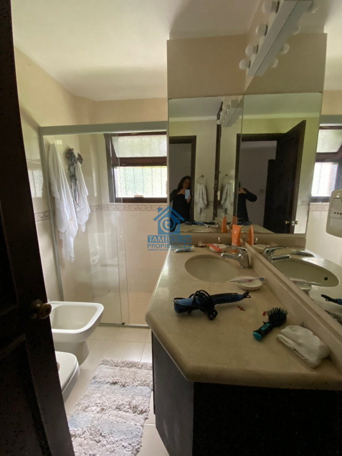Casa ID.485 - Alquiler temporario de casa de tres dormitorios con piscina en Barrio Lugano a pasos de Punta Shopping, Punta del Este