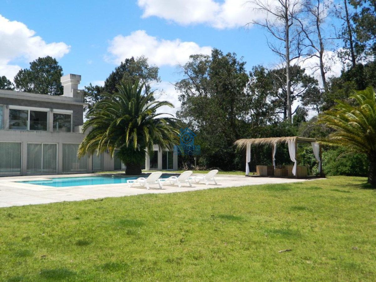 Casa ID.296 - Moderna Casa de 4 Dormitorios en el Golf - Punta del Este