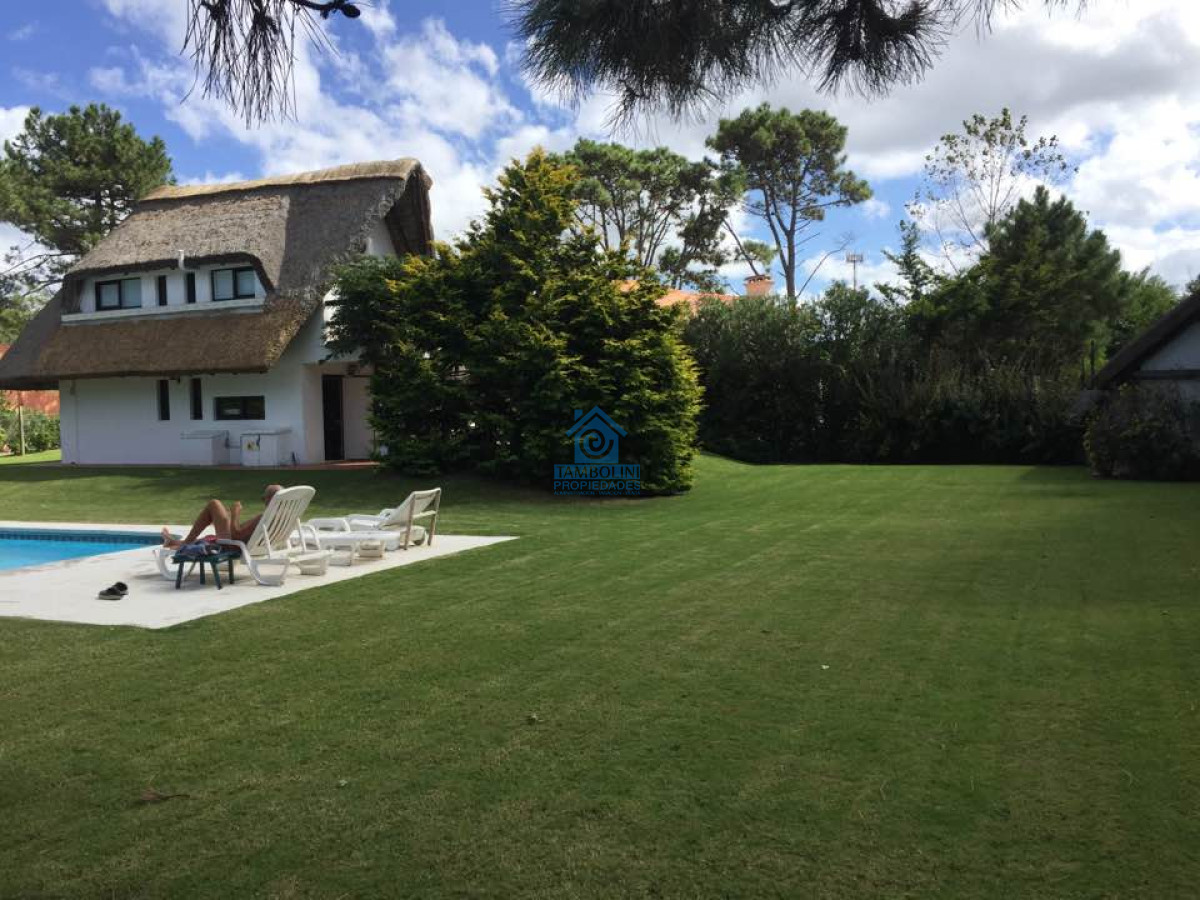 Casa ID.629 - Casa de 3 Dormitorios y Piscina en Alquiler Anual, Rincón del Indio