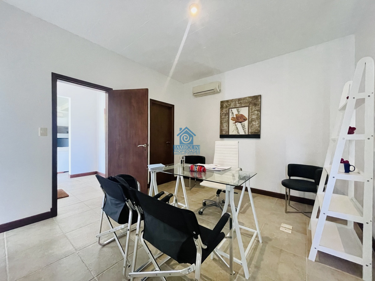 Casa ID.490 - Muy Buena Casa de 5 Dormitorios y Piscina en Rincón del Indio, a Pocos Metros del Mar