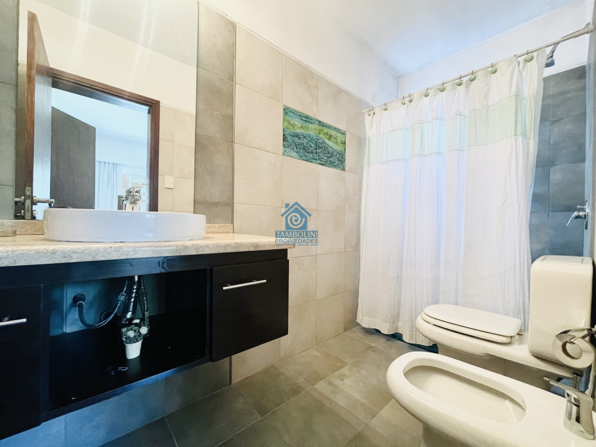 Casa ID.490 - Muy Buena Casa de 5 Dormitorios y Piscina en Rincón del Indio, a Pocos Metros del Mar