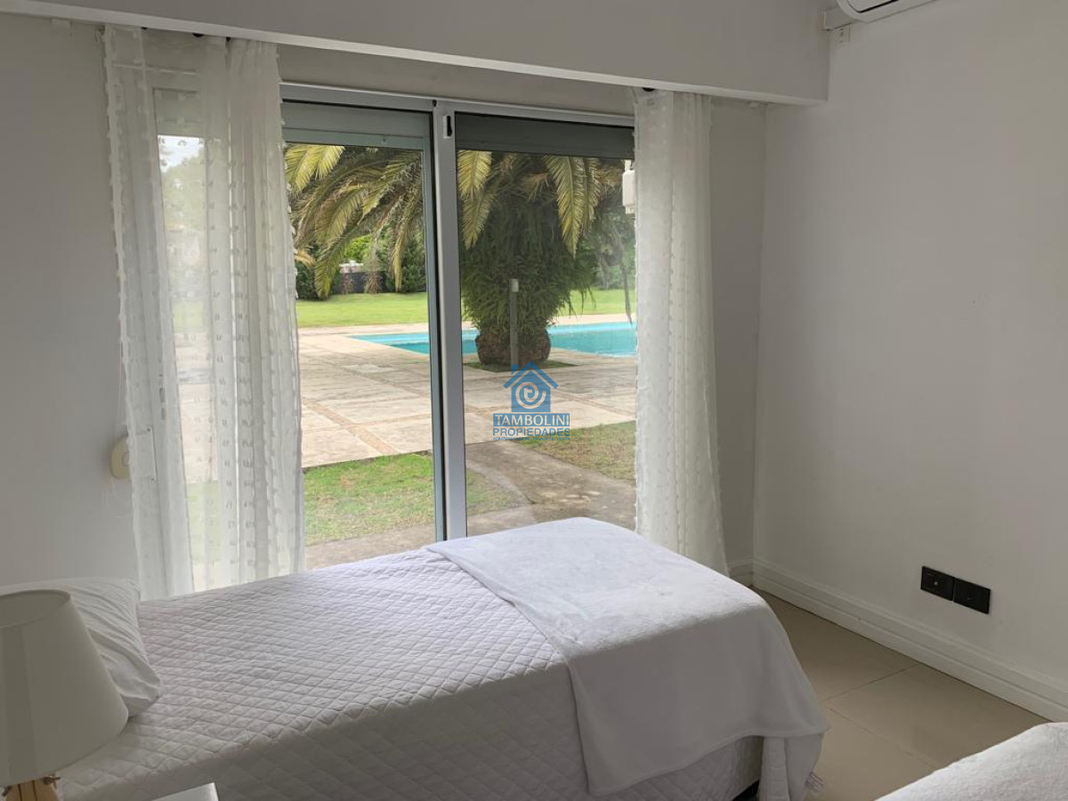 Casa ID.296 - Moderna Casa de 4 Dormitorios en el Golf - Punta del Este