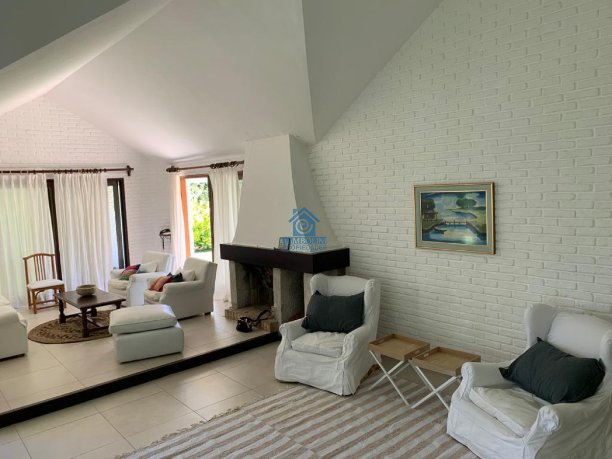 Casa ID.485 - Alquiler temporario de casa de tres dormitorios con piscina en Barrio Lugano a pasos de Punta Shopping, Punta del Este