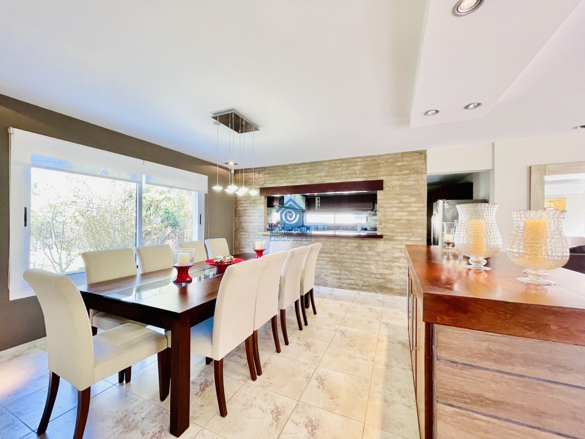 Casa ID.287 - Excelente Casa de 4 Dormitorios, Piscina Climatizada y Barbacoa en Pinares, Punta del Este