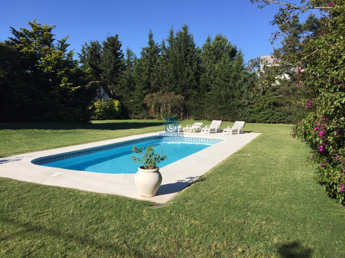 Casa ID.629 - Casa de 3 Dormitorios y Piscina en Alquiler Anual, Rincón del Indio