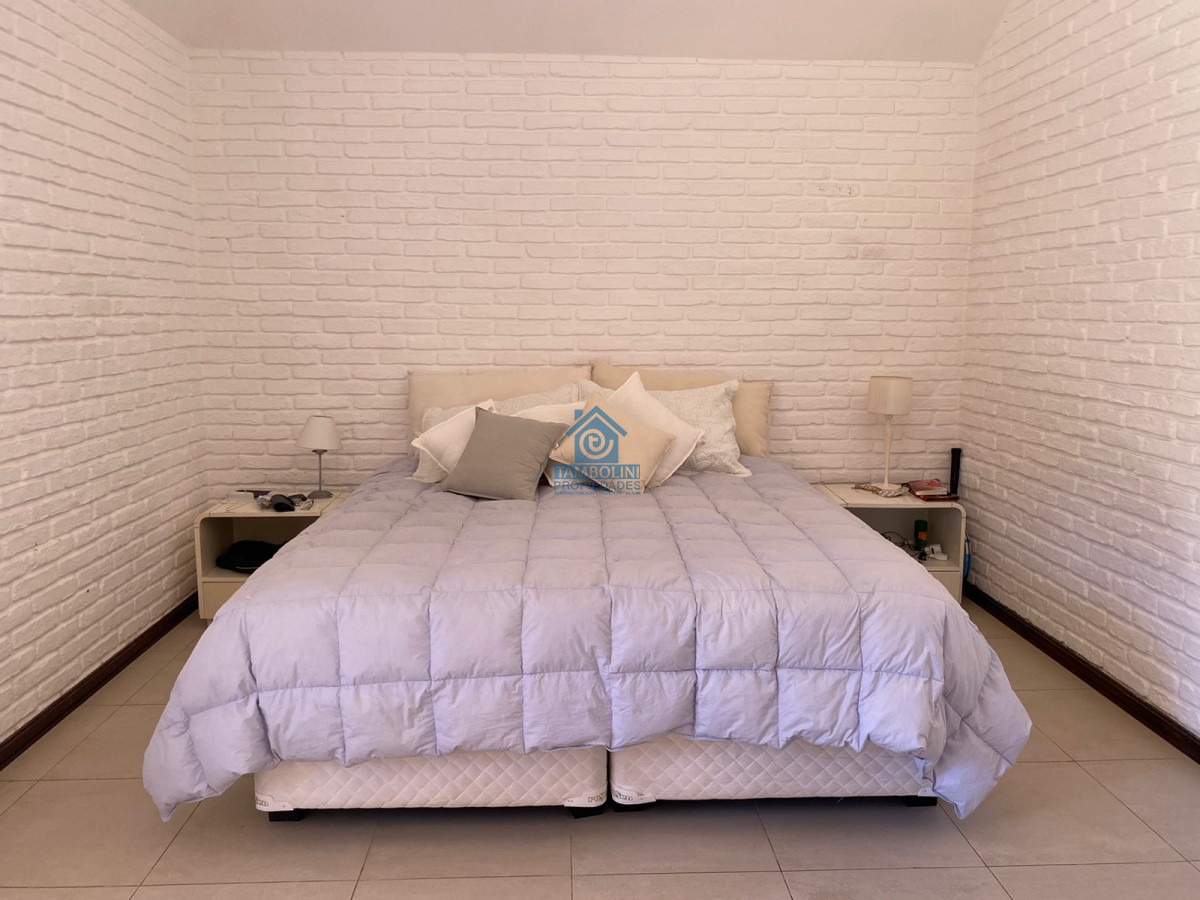 Casa ID.485 - Alquiler temporario de casa de tres dormitorios con piscina en Barrio Lugano a pasos de Punta Shopping, Punta del Este