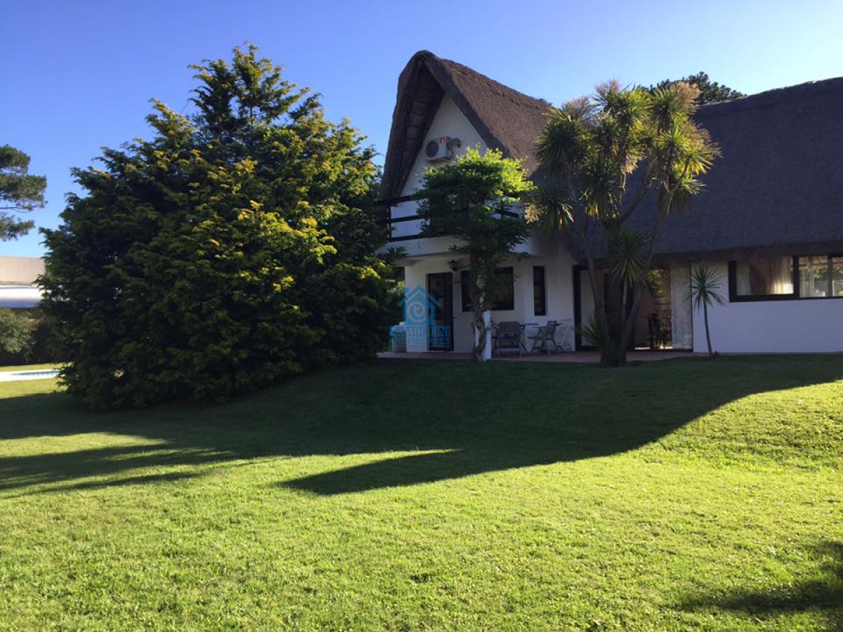 Casa ID.629 - Casa de 3 Dormitorios y Piscina en Alquiler Anual, Rincón del Indio