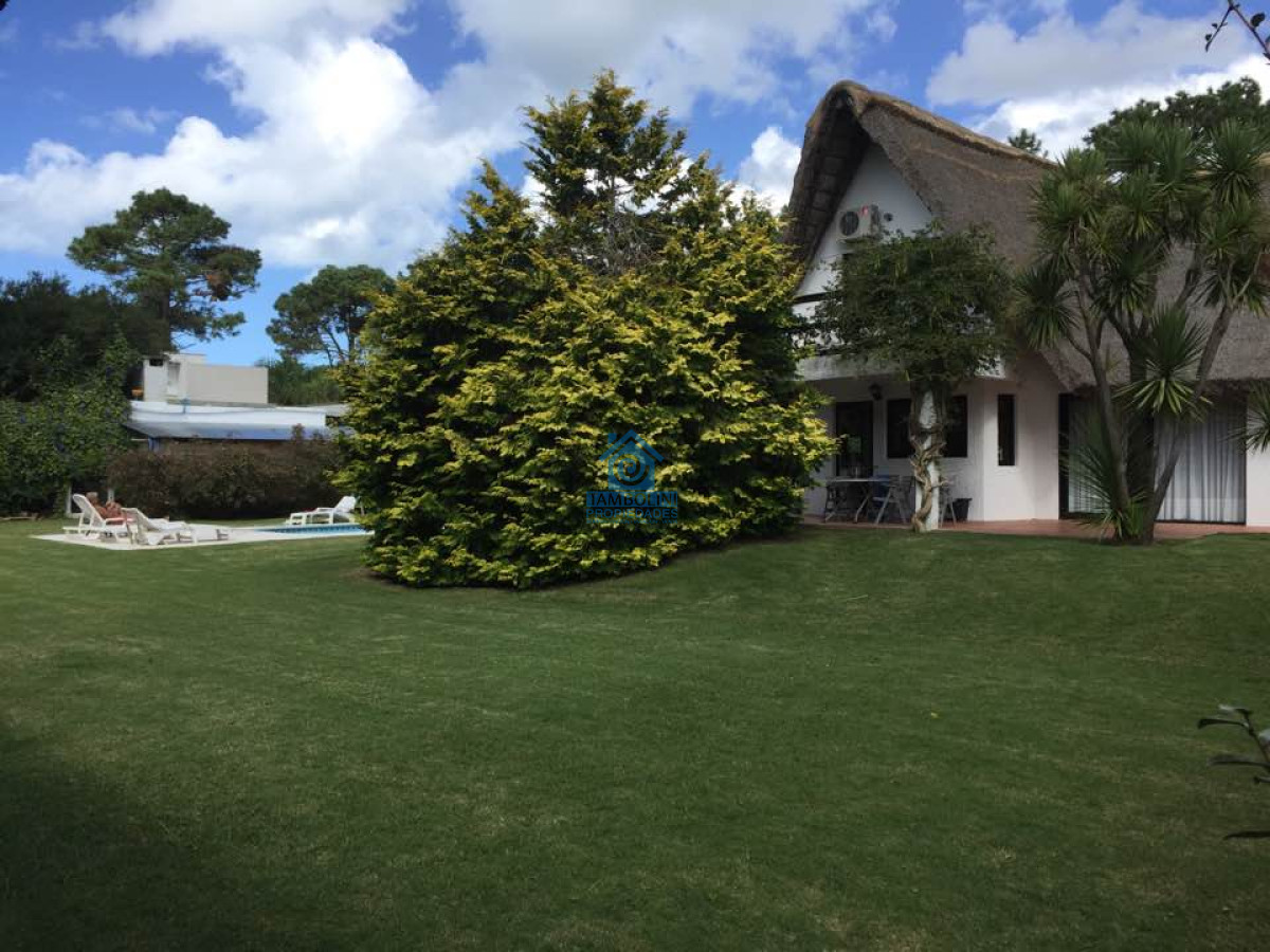 Casa ID.629 - Casa de 3 Dormitorios y Piscina en Alquiler Anual, Rincón del Indio