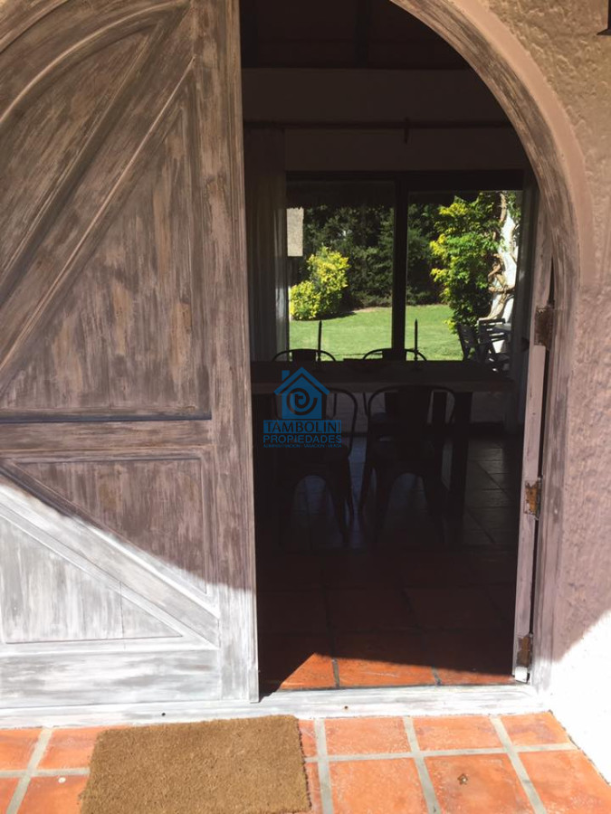 Casa ID.629 - Casa de 3 Dormitorios y Piscina en Alquiler Anual, Rincón del Indio