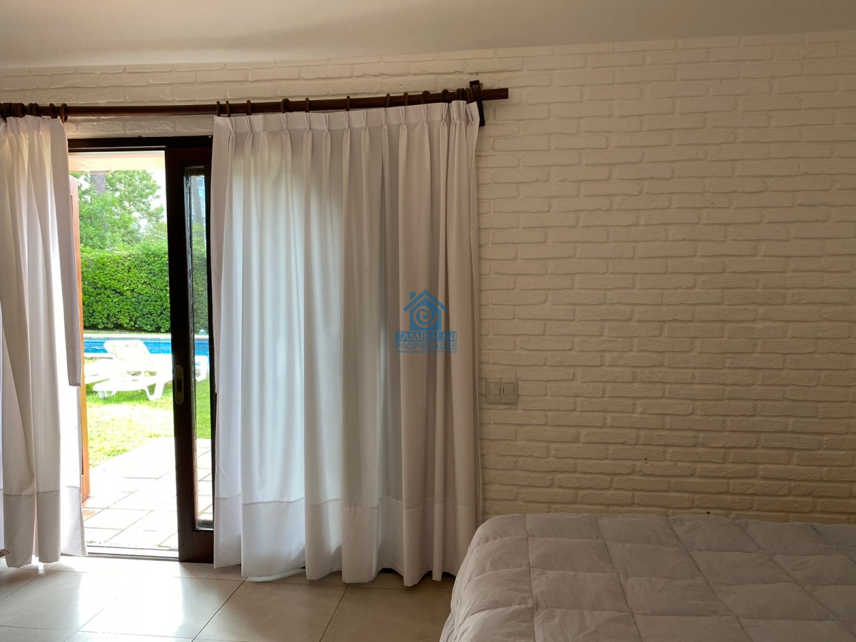 Casa ID.485 - Alquiler temporario de casa de tres dormitorios con piscina en Barrio Lugano a pasos de Punta Shopping, Punta del Este