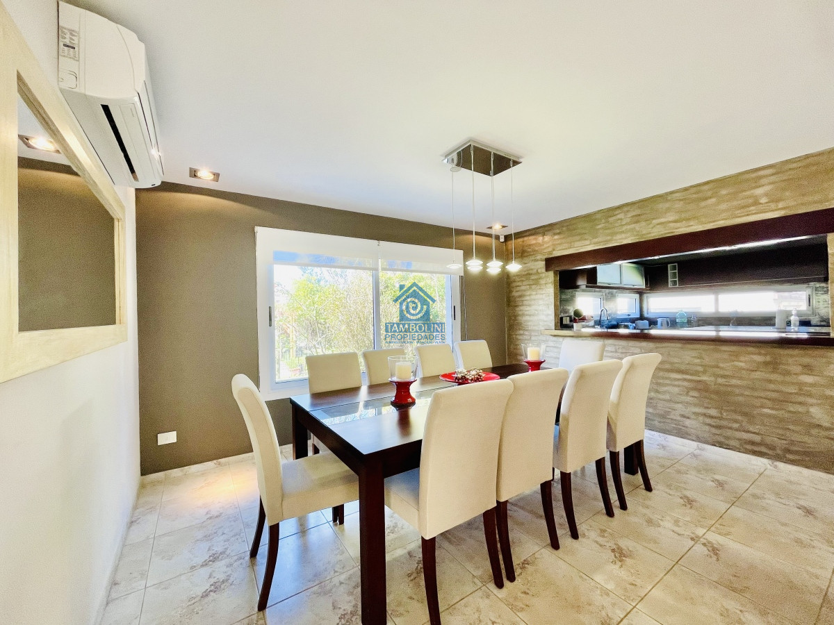 Casa ID.287 - Excelente Casa de 4 Dormitorios, Piscina Climatizada y Barbacoa en Pinares, Punta del Este