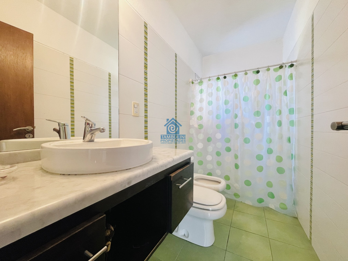 Casa ID.490 - Muy Buena Casa de 5 Dormitorios y Piscina en Rincón del Indio, a Pocos Metros del Mar