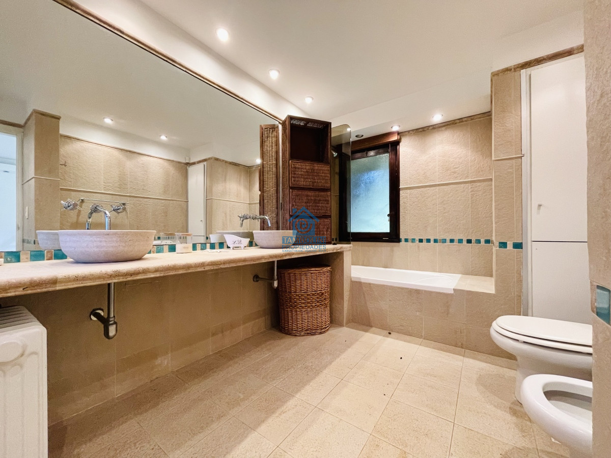 Casa ID.292 - Excelente Casa de 4 Dormitorios, Piscina y Parrillero en San Rafael 