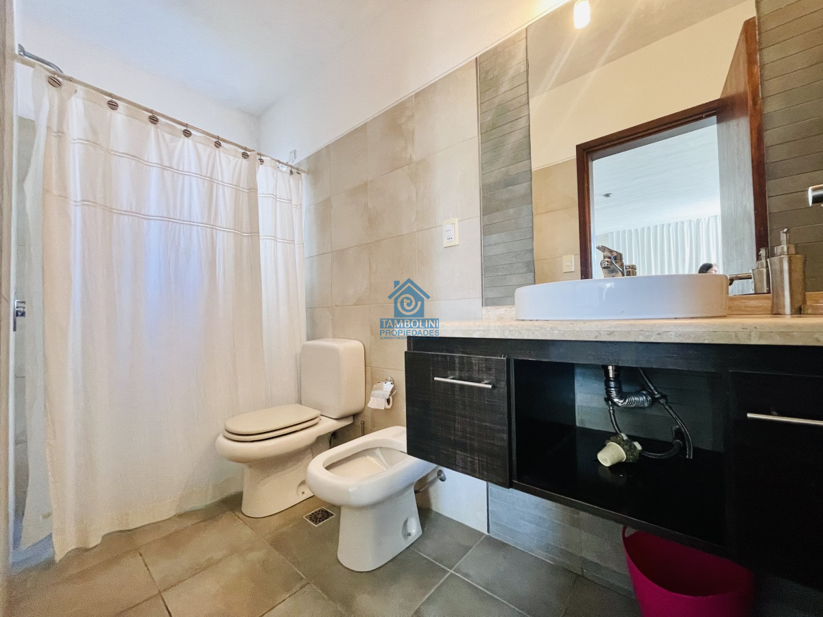 Casa ID.490 - Muy Buena Casa de 5 Dormitorios y Piscina en Rincón del Indio, a Pocos Metros del Mar