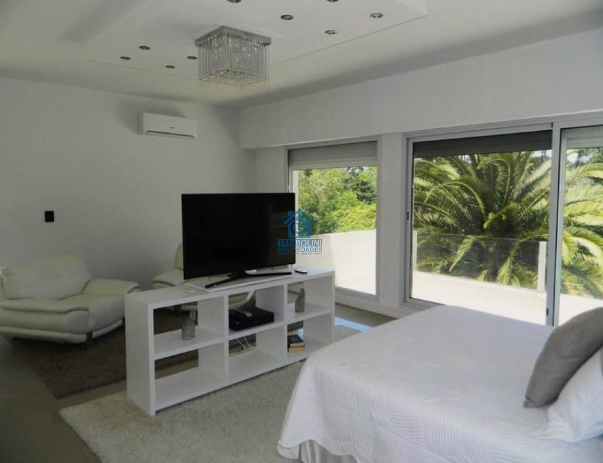 Casa ID.296 - Moderna Casa de 4 Dormitorios en el Golf - Punta del Este