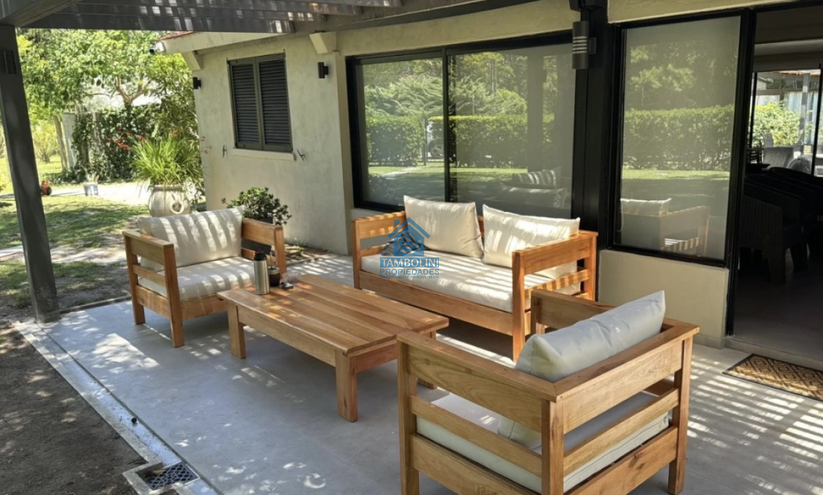 Casa ID.290 - Casa de 4 Dormitorios con Piscina en San Rafael, Venta