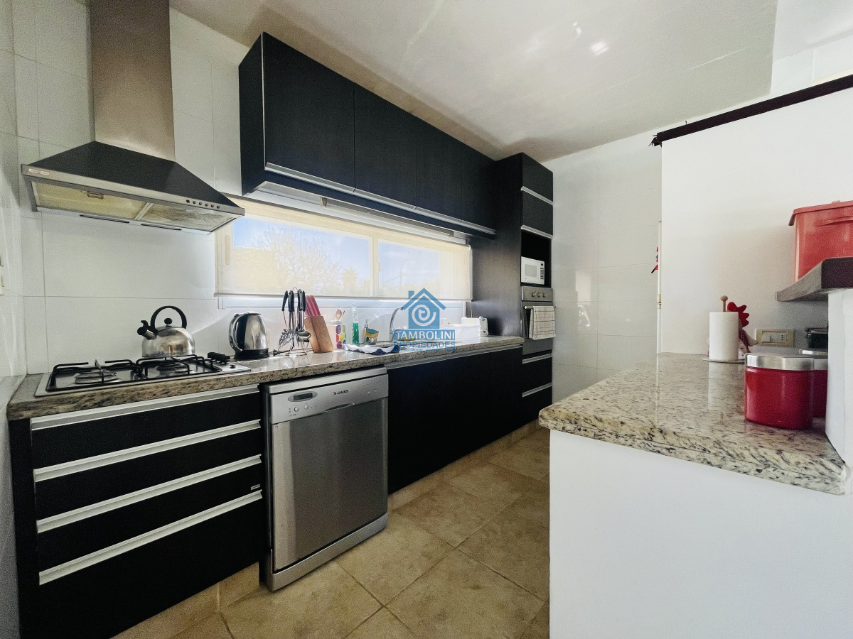 Casa ID.490 - Muy Buena Casa de 5 Dormitorios y Piscina en Rincón del Indio, a Pocos Metros del Mar