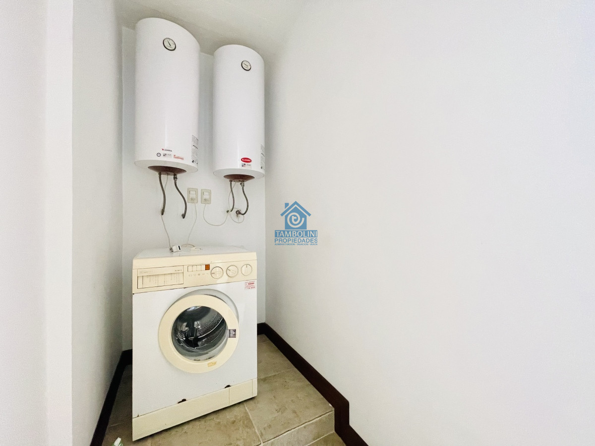 Casa ID.490 - Muy Buena Casa de 5 Dormitorios y Piscina en Rincón del Indio, a Pocos Metros del Mar