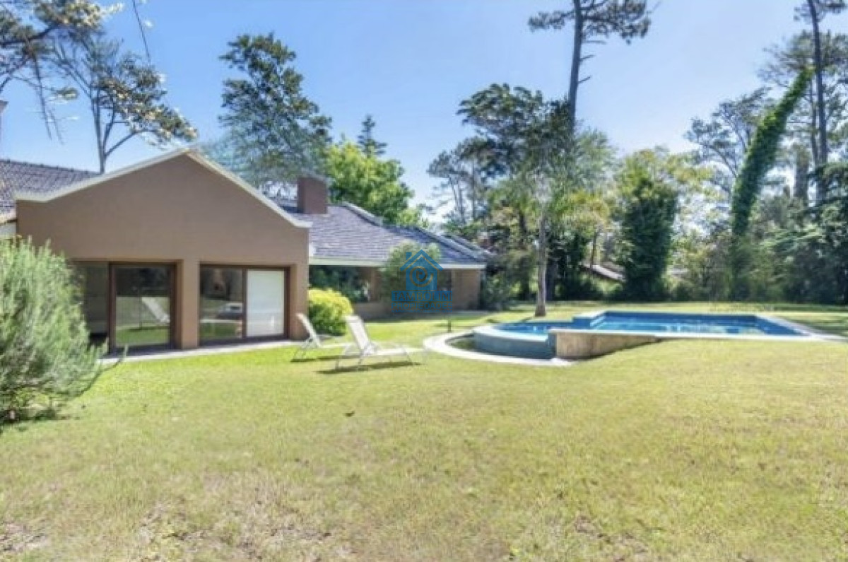 Casa ID.292 - Excelente Casa de 4 Dormitorios, Piscina y Parrillero en San Rafael 
