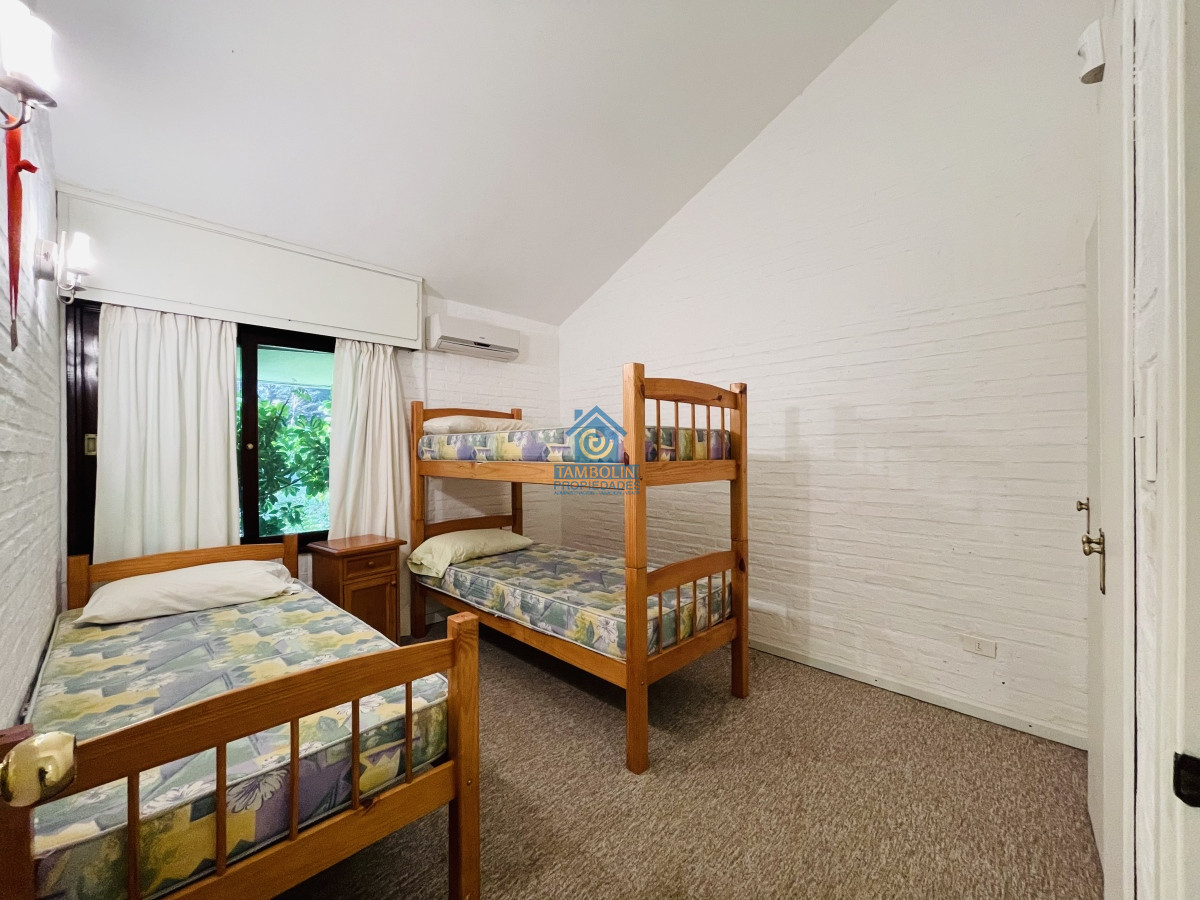 Casa ID.292 - Excelente Casa de 4 Dormitorios, Piscina y Parrillero en San Rafael 