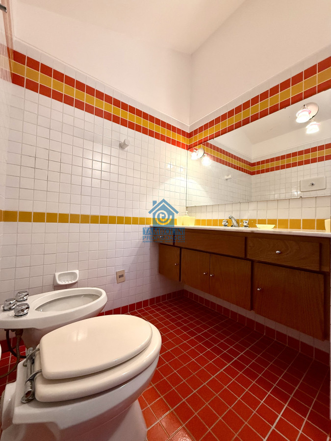 Casa ID.940 - Casa en alquiler de temporada con 4 suites más dependencia en 4500 m2 piscina y parrillero 