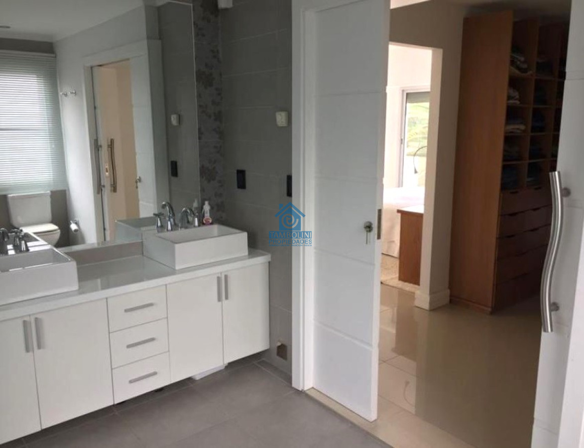 Casa ID.296 - Moderna Casa de 4 Dormitorios en el Golf - Punta del Este