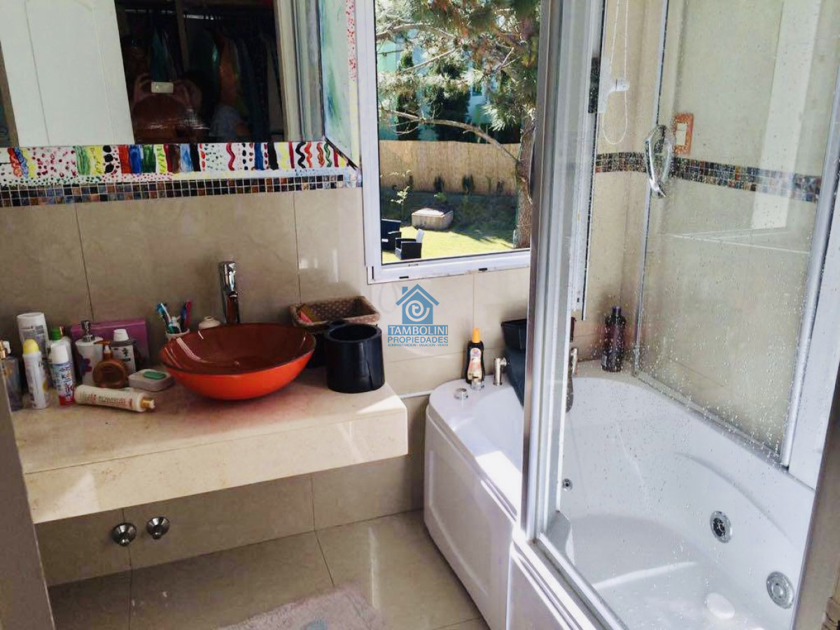 Casa ID.345 - Excelente Casa de 5 Dormitorios en Barrio Privado La Arbolada, Punta del Este