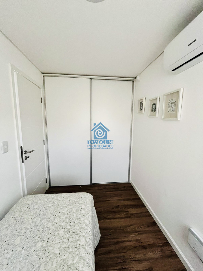 Casa ID.633 - Moderna Casa de 4 Dormitorios, Piscina Climatizada y Parrillero en Punta Ballena, Barrio Semi Privado