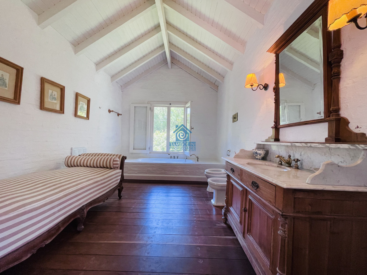 Casa ID.491 - Excelente Casa de 4 Dormitorios en Playa Brava, Punta del Este