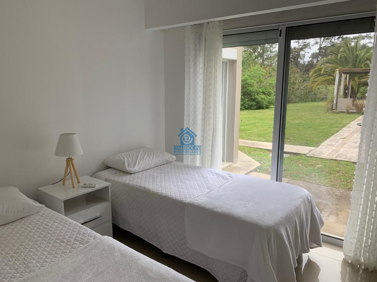 Casa ID.296 - Moderna Casa de 4 Dormitorios en el Golf - Punta del Este