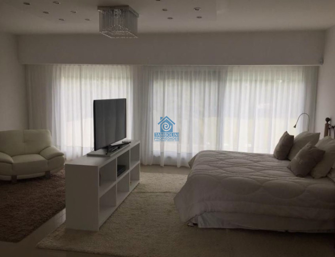 Casa ID.296 - Moderna Casa de 4 Dormitorios en el Golf - Punta del Este