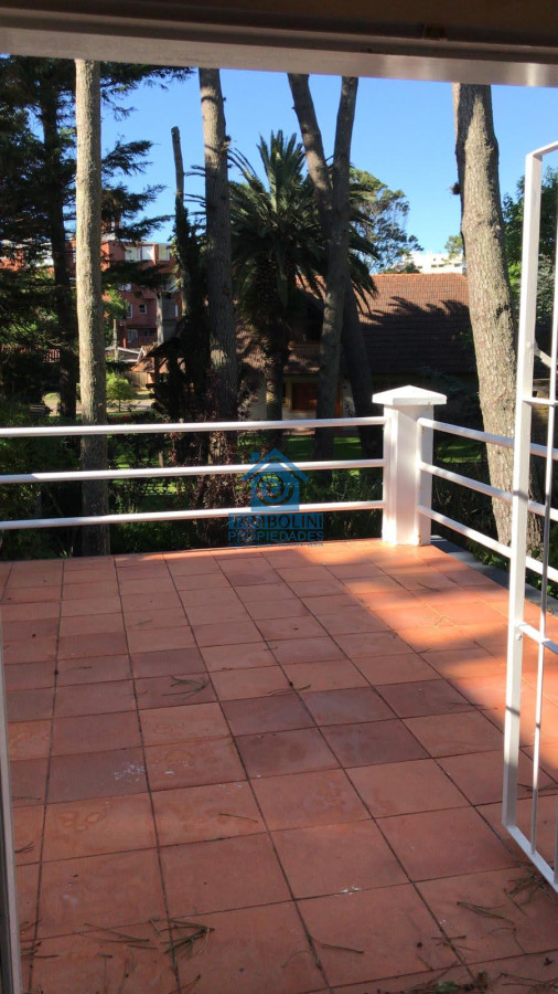 Casa ID.939 - Casa de 3 Dormitorios más Dependencia y Piscina, en Aidy Grill Punta del Este, Ubicada a pasos del Mar