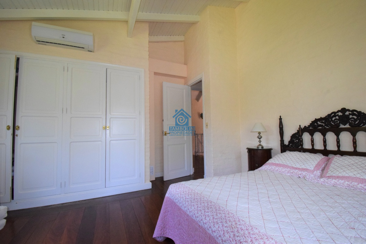 Casa ID.491 - Excelente Casa de 4 Dormitorios en Playa Brava, Punta del Este