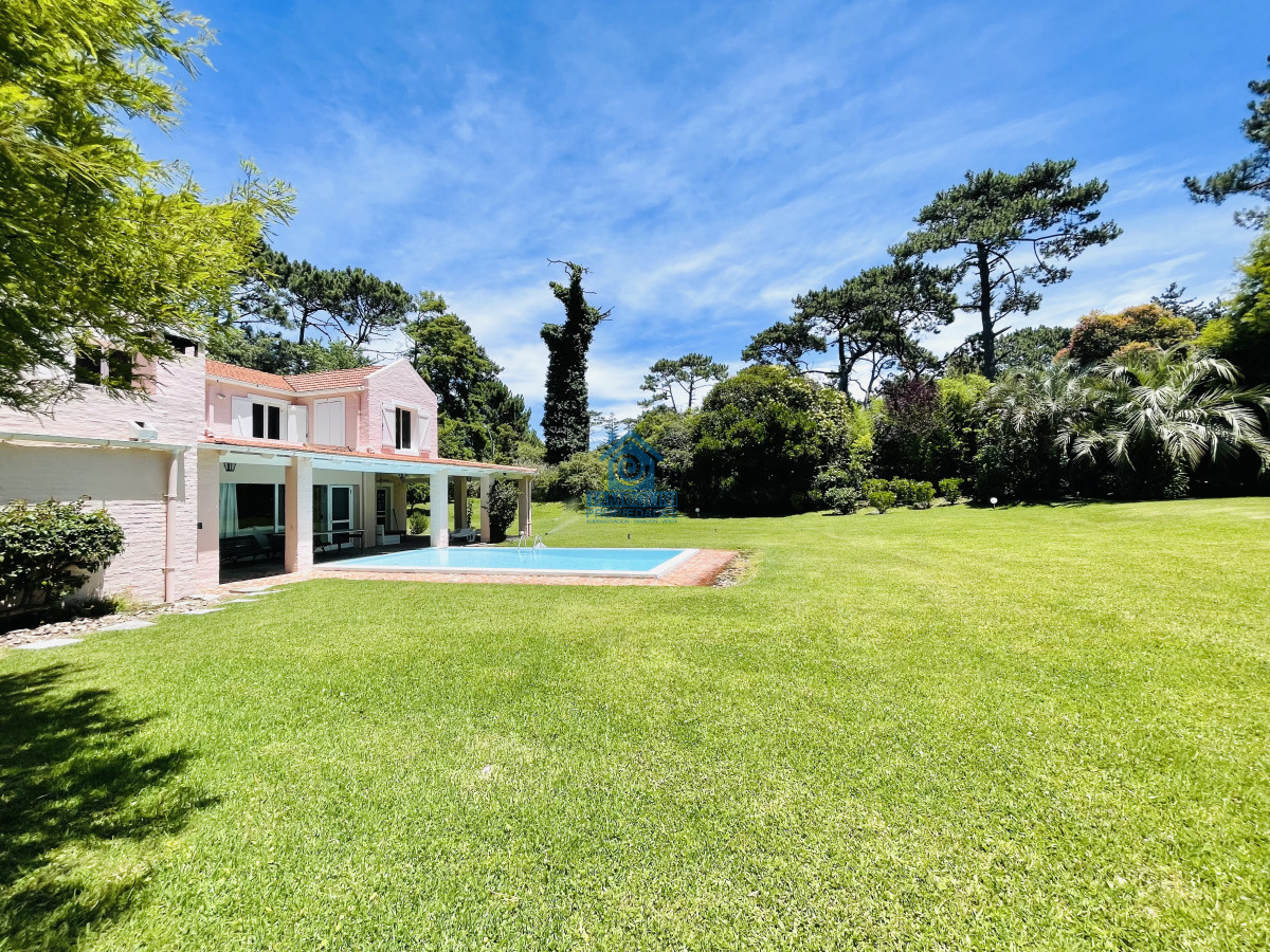 Casa ID.491 - Excelente Casa de 4 Dormitorios en Playa Brava, Punta del Este