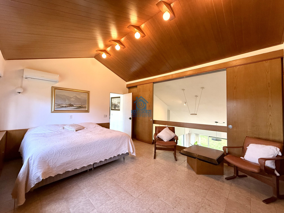 Casa ID.940 - Casa en alquiler de temporada con 4 suites más dependencia en 4500 m2 piscina y parrillero 