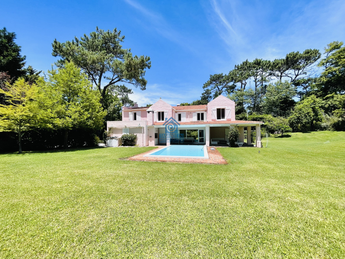 Casa ID.491 - Excelente Casa de 4 Dormitorios en Playa Brava, Punta del Este