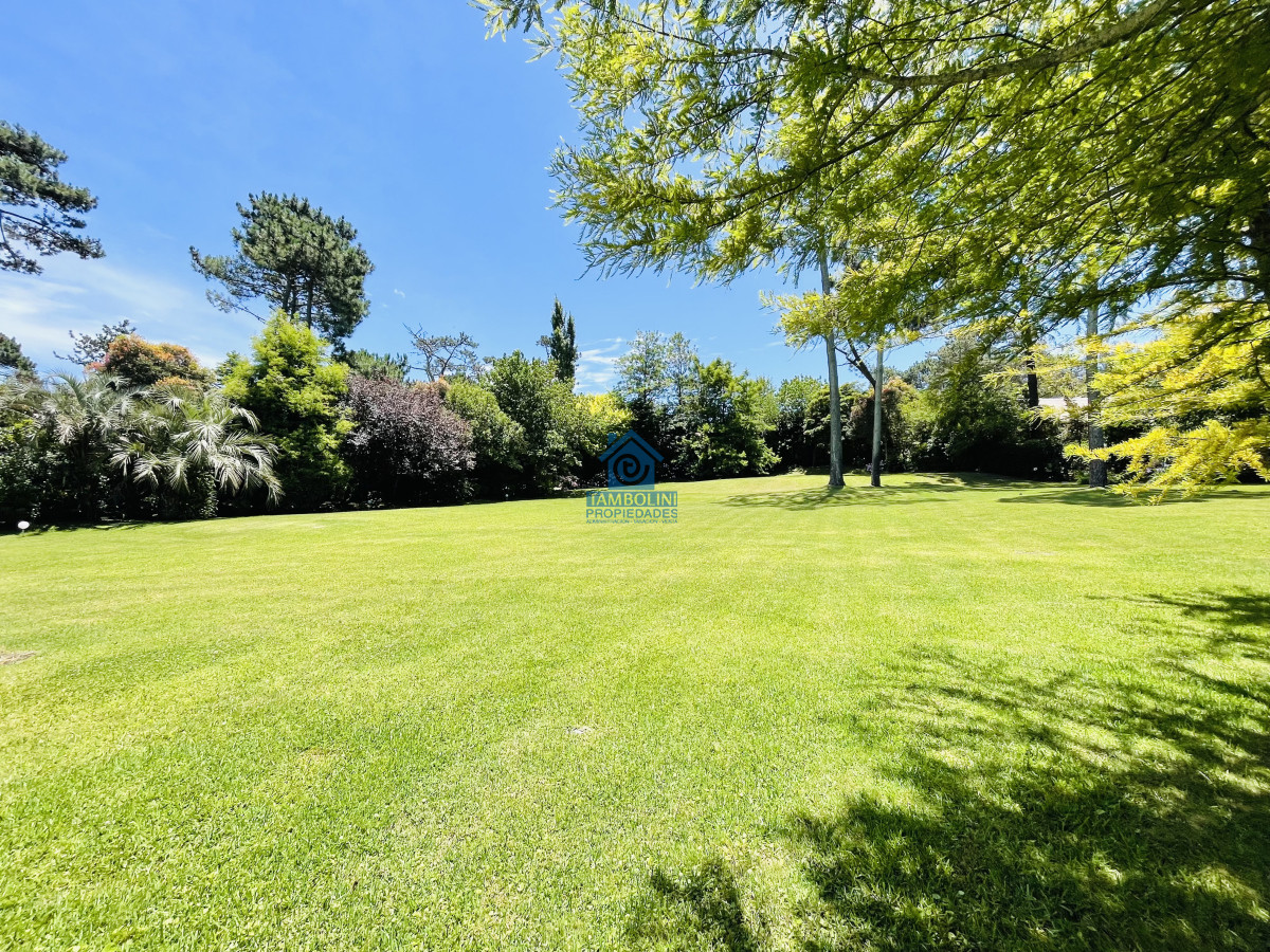 Casa ID.491 - Excelente Casa de 4 Dormitorios en Playa Brava, Punta del Este